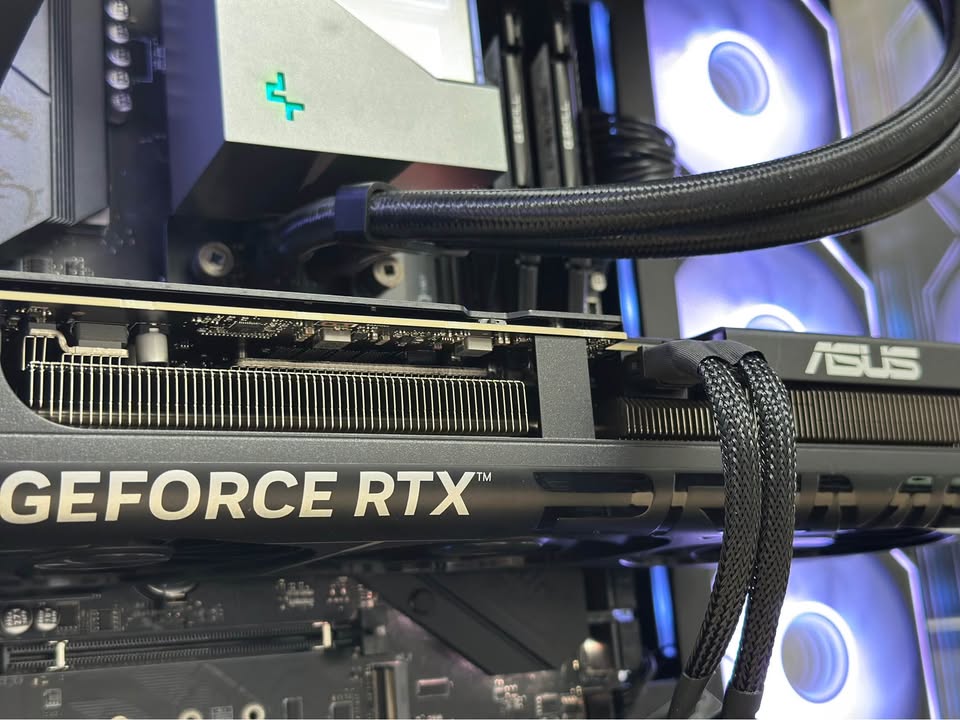 RYZEN 7 5800X| RTX 5070| 32GB DDR4| 1TB SSD