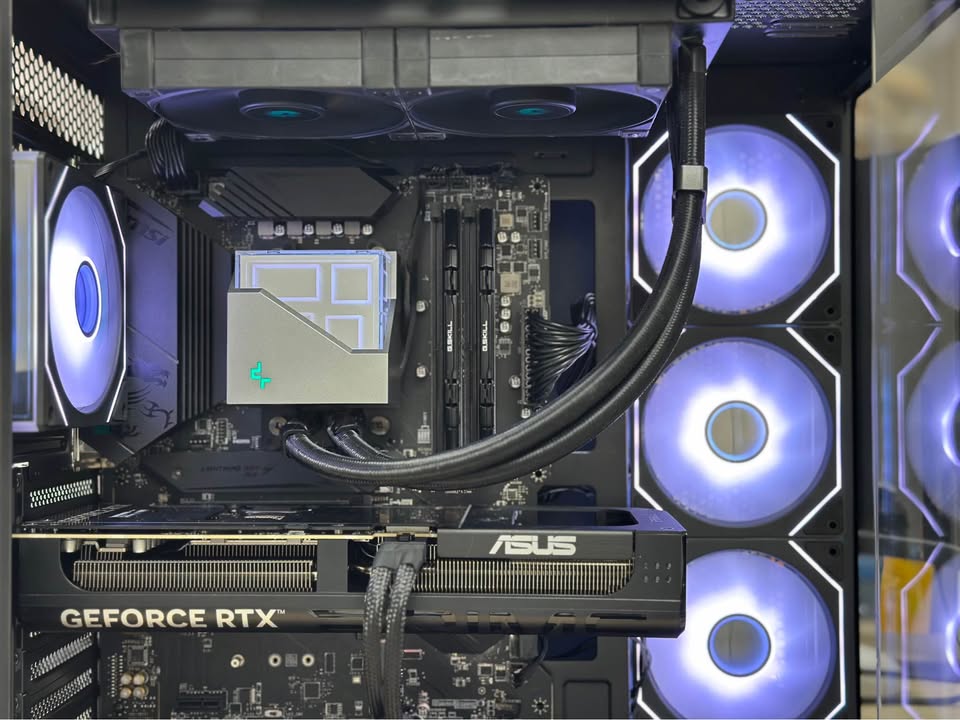 RYZEN 7 5800X| RTX 5070| 32GB DDR4| 1TB SSD